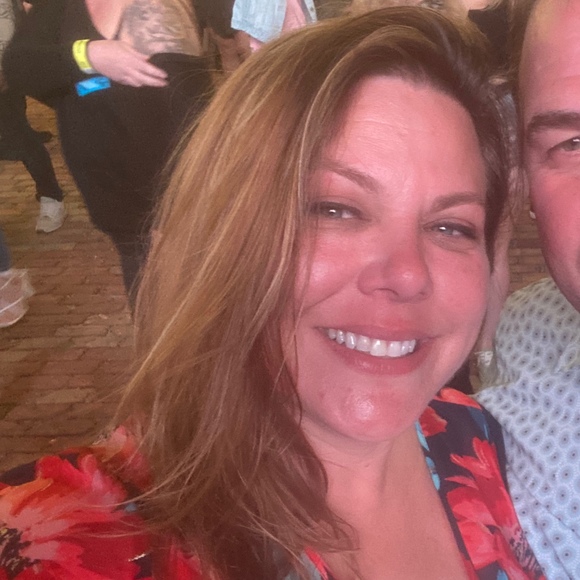 Meet your Posher, Jeanette - Picture 1 of 1